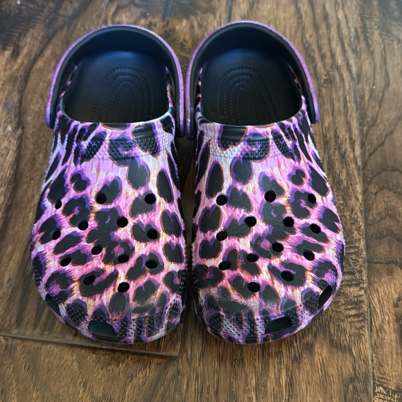 CROCS Purple and Black leopard, size J6 - Picture 4 of 9